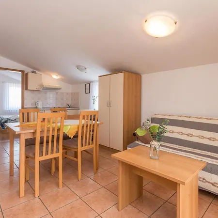 Apartment 2 Bedroom In