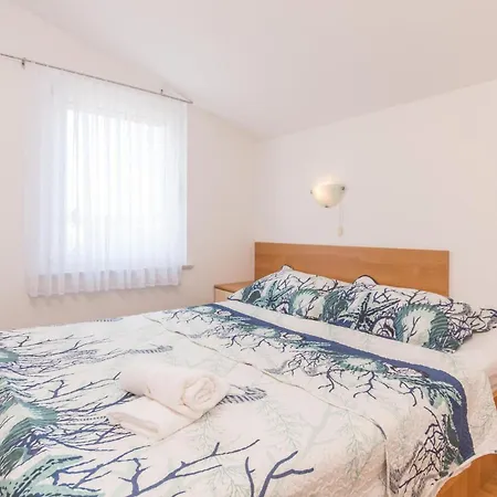 2 Bedroom In * Sveti Filip i Jakov