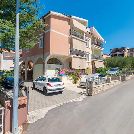 2 Bedroom In *